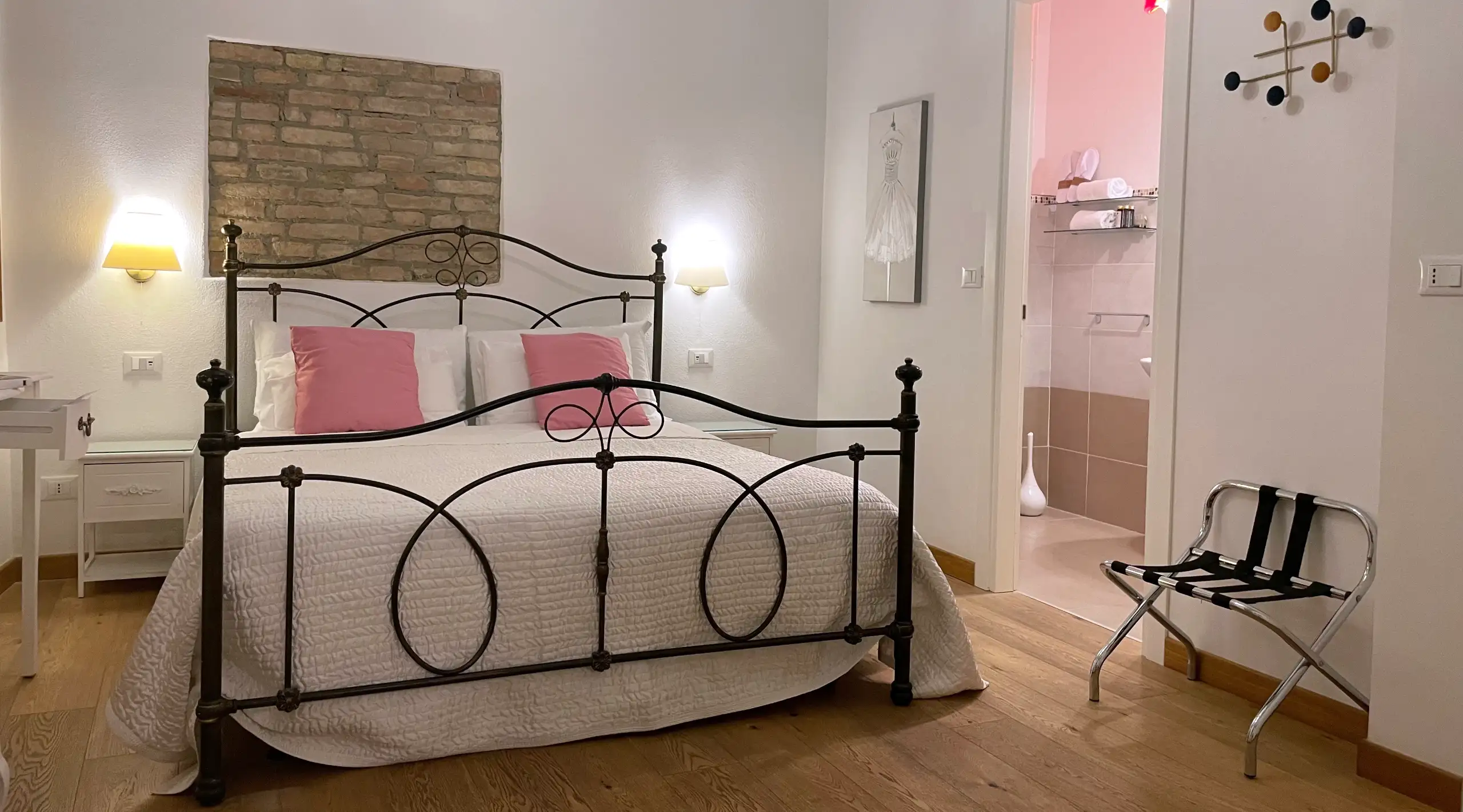 Comfort-room-slider-2